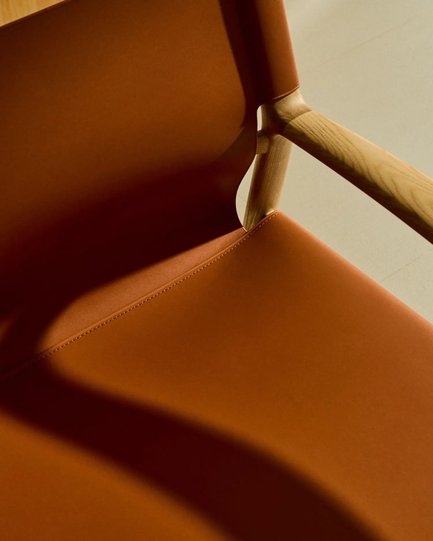 Leren Fauteuils-Kave Home Jan Fauteuil Lichtbruin