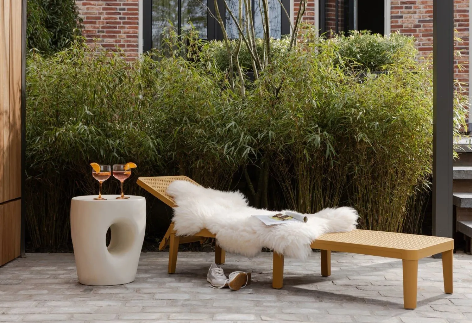 Tuinstoelen-WOOOD Jinte Ligbed Geel