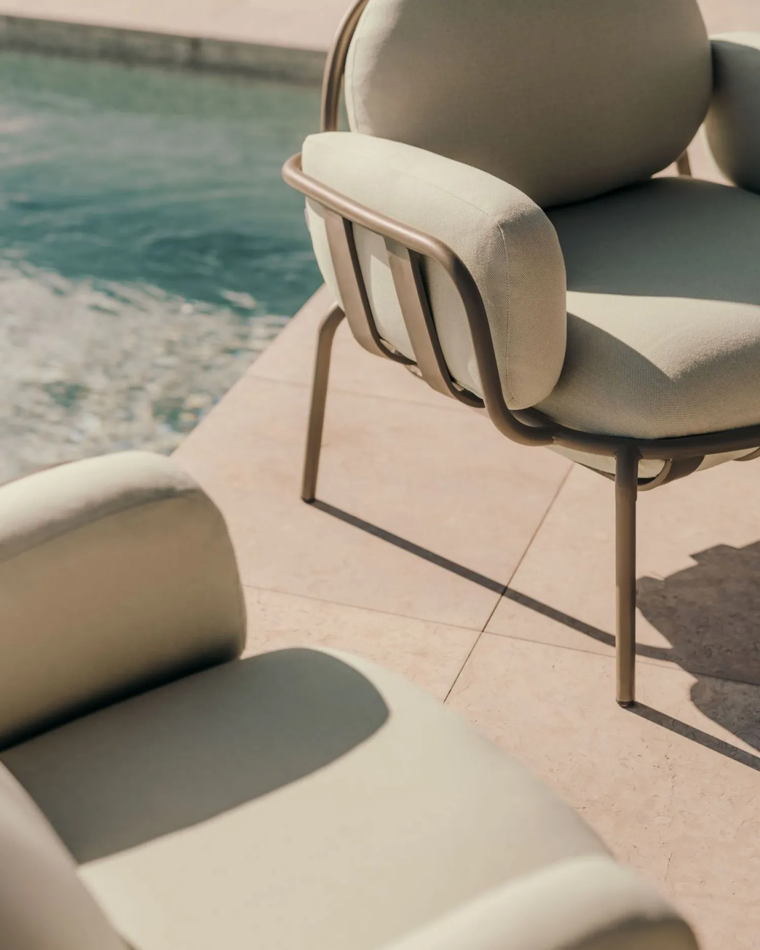 Tuinstoelen-Kave Home Joncols Outdoor Fauteuil Grijs