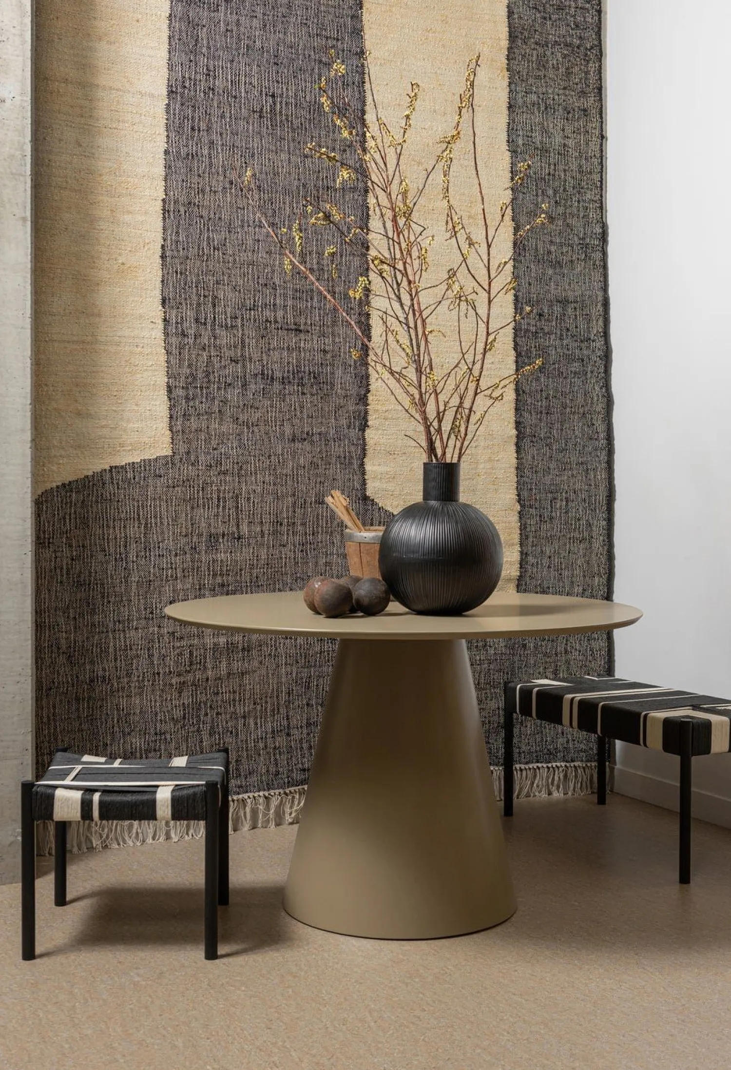 Ronde Eettafels-WOOOD Jorre Eettafel Military Brown