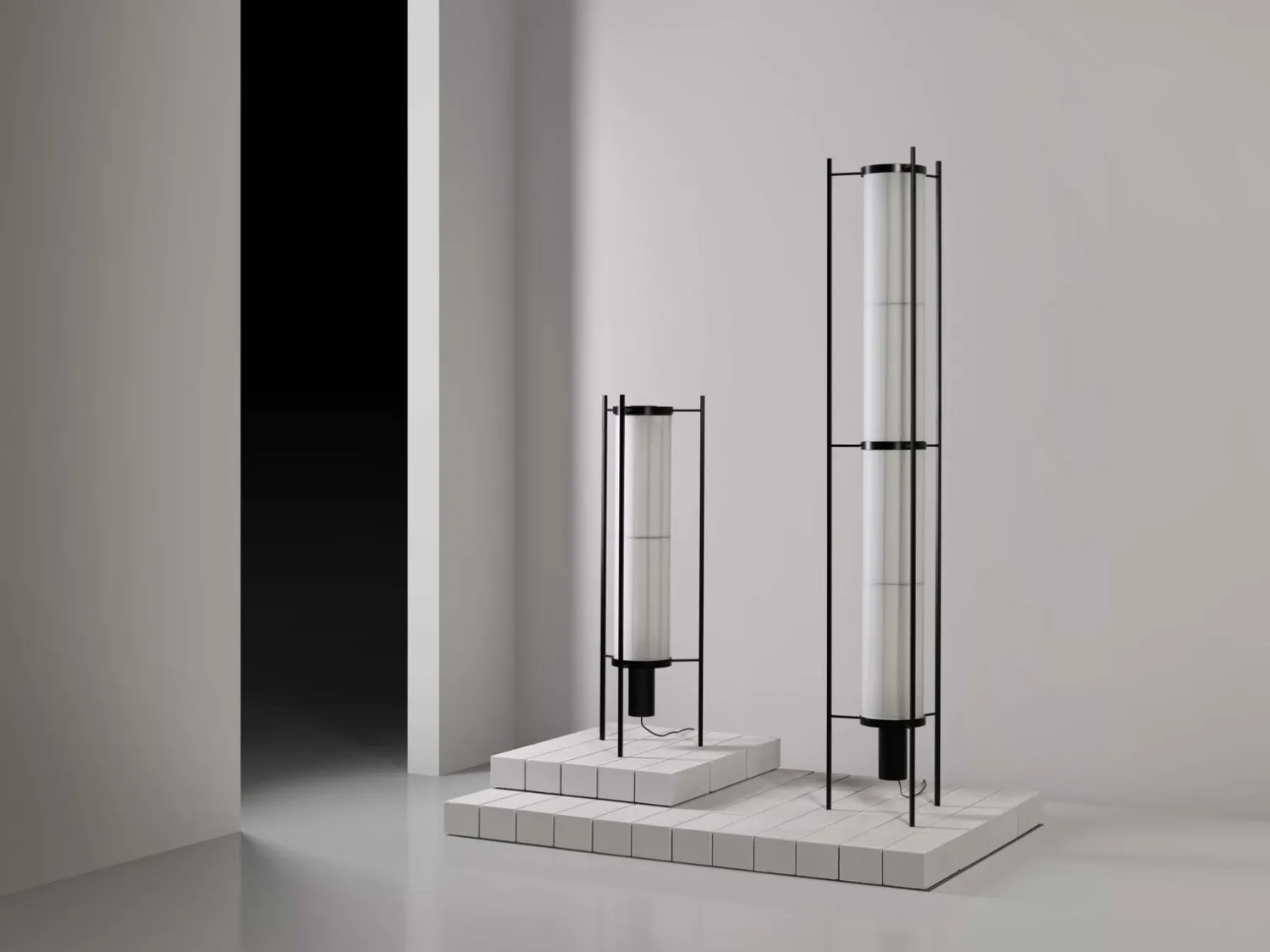 Design Vloerlampen|Vloerlampen-Pastoe K-46 Vloerlamp Wit, Zwart
