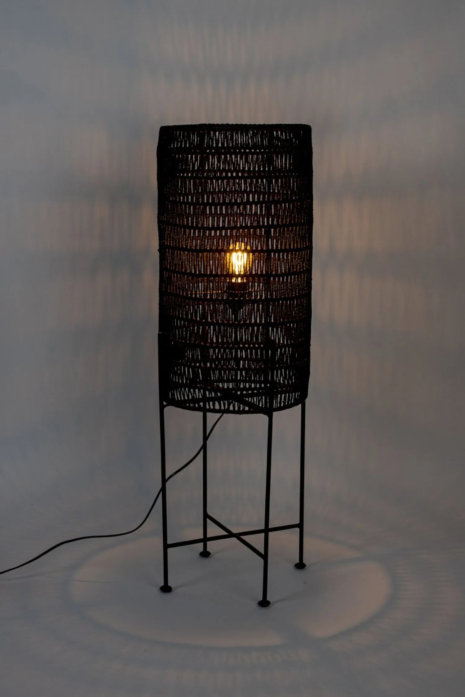 Industriële Vloerlampen|Vloerlampen-Dutchbone Kari Vloerlamp Black