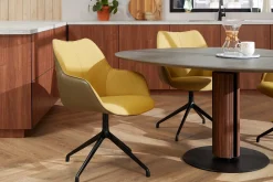 Eetkamerstoelen Met Armleuning-Bree's New World Kiq Armstoel Cognac