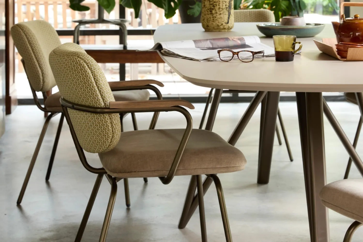 Eetkamerstoelen Met Armleuning-Eijerkamp Collectie Kobe Armstoel Naturel