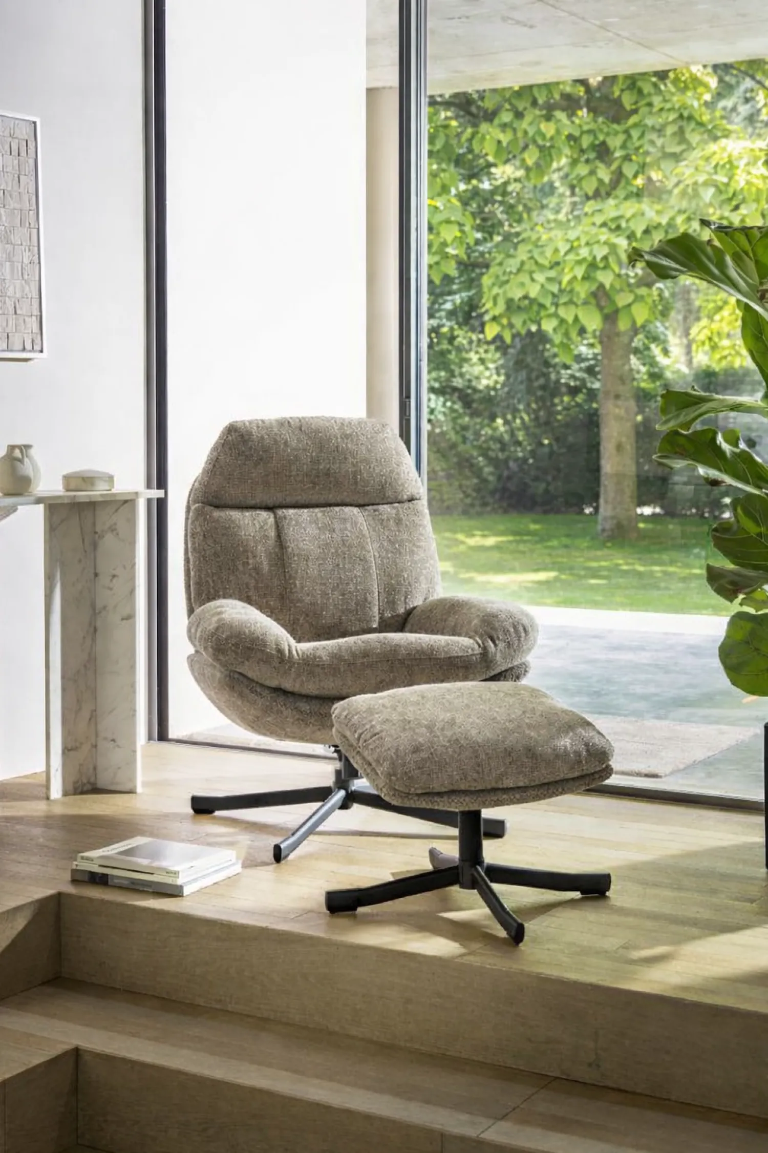 Draaifauteuils|Relaxfauteuils-Feelings Wonen Lenn Relaxfauteuil + Hocker Taupe