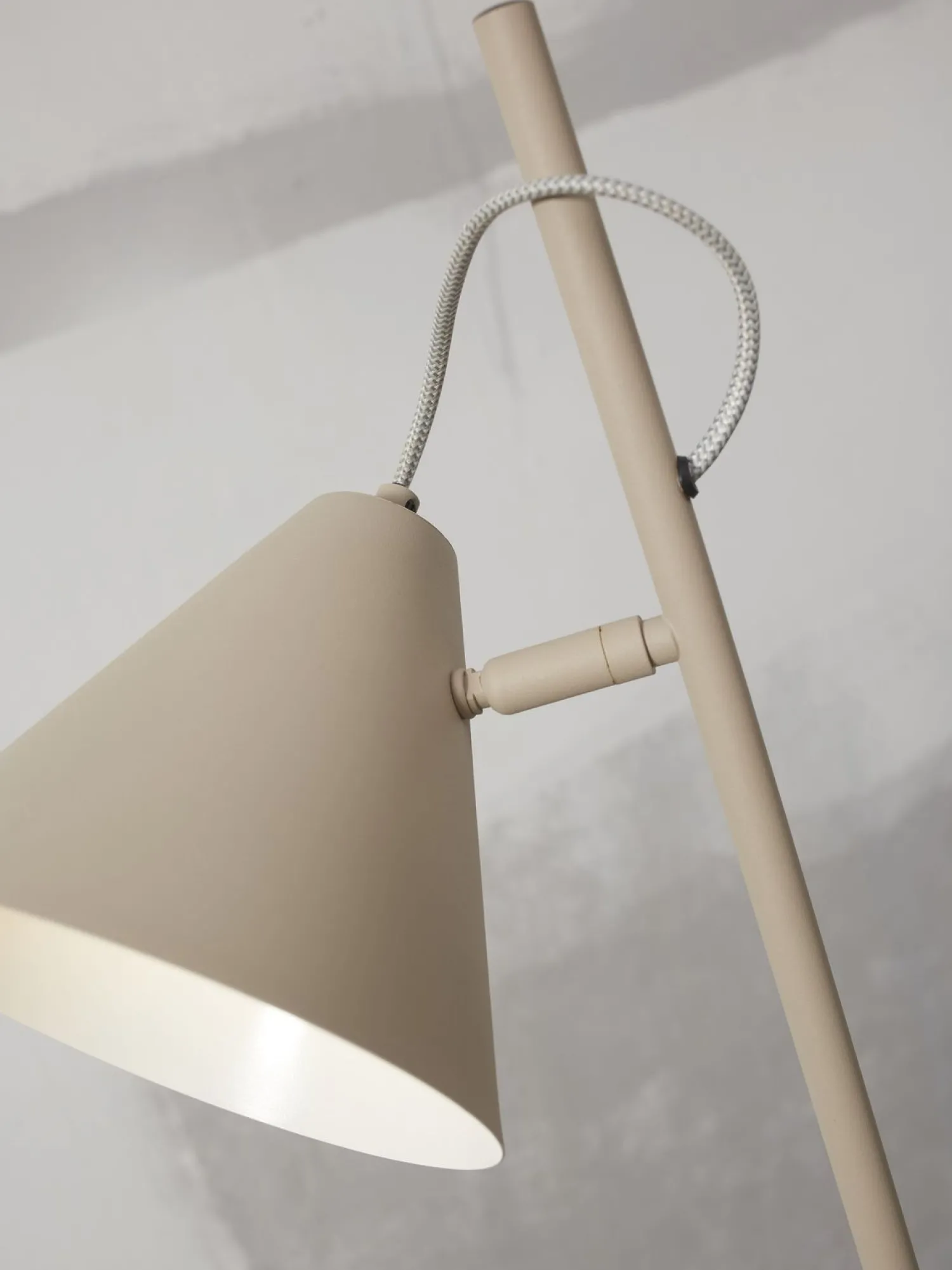 Vloerlampen|Vloerlampen-It's about RoMi Lisbon Vloerlamp Sand