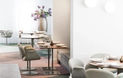 Design Stoelen|Eetkamerstoelen Met Armleuning-Artifort Little Tulip Eetkamerstoel Oranje