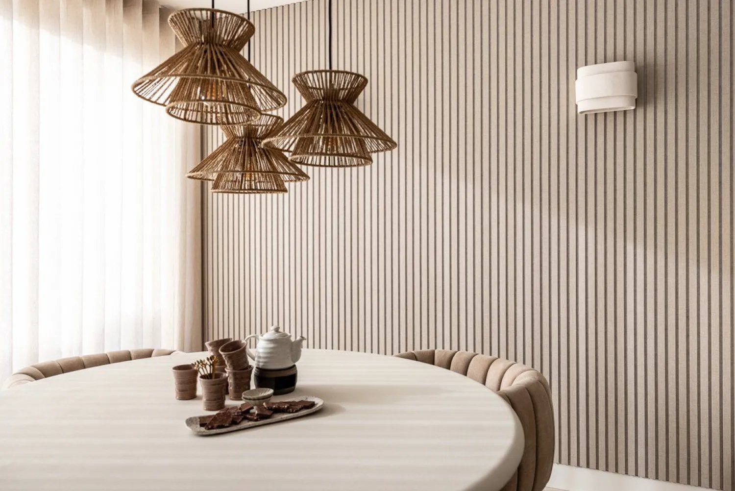 Houten Eettafels|Ronde Eettafels-XOOON Lund Cone Rond Eettafel Stone Skin