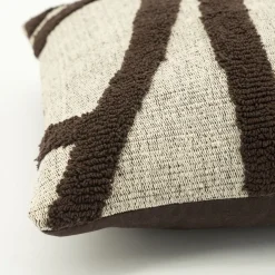 Sierkussens & Plaids-By Boo Majani Kussen Dark Brown