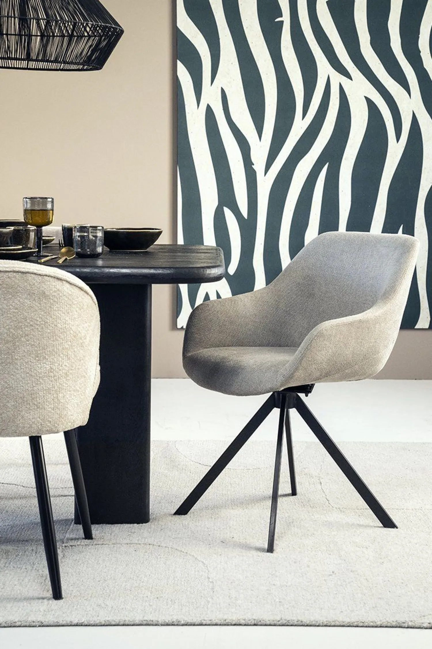 Kuipstoelen|Draaibare Eetkamerstoelen-Eleonora Mamé Eetkamerstoel Beige