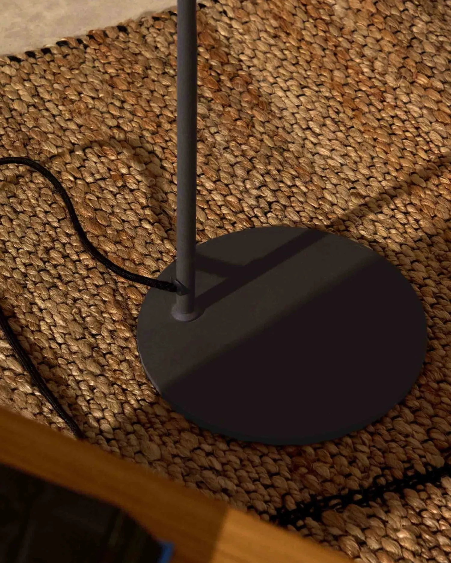 Industriële Vloerlampen|Vloerlampen-Kave Home Manie Vloerlamp Zwart
