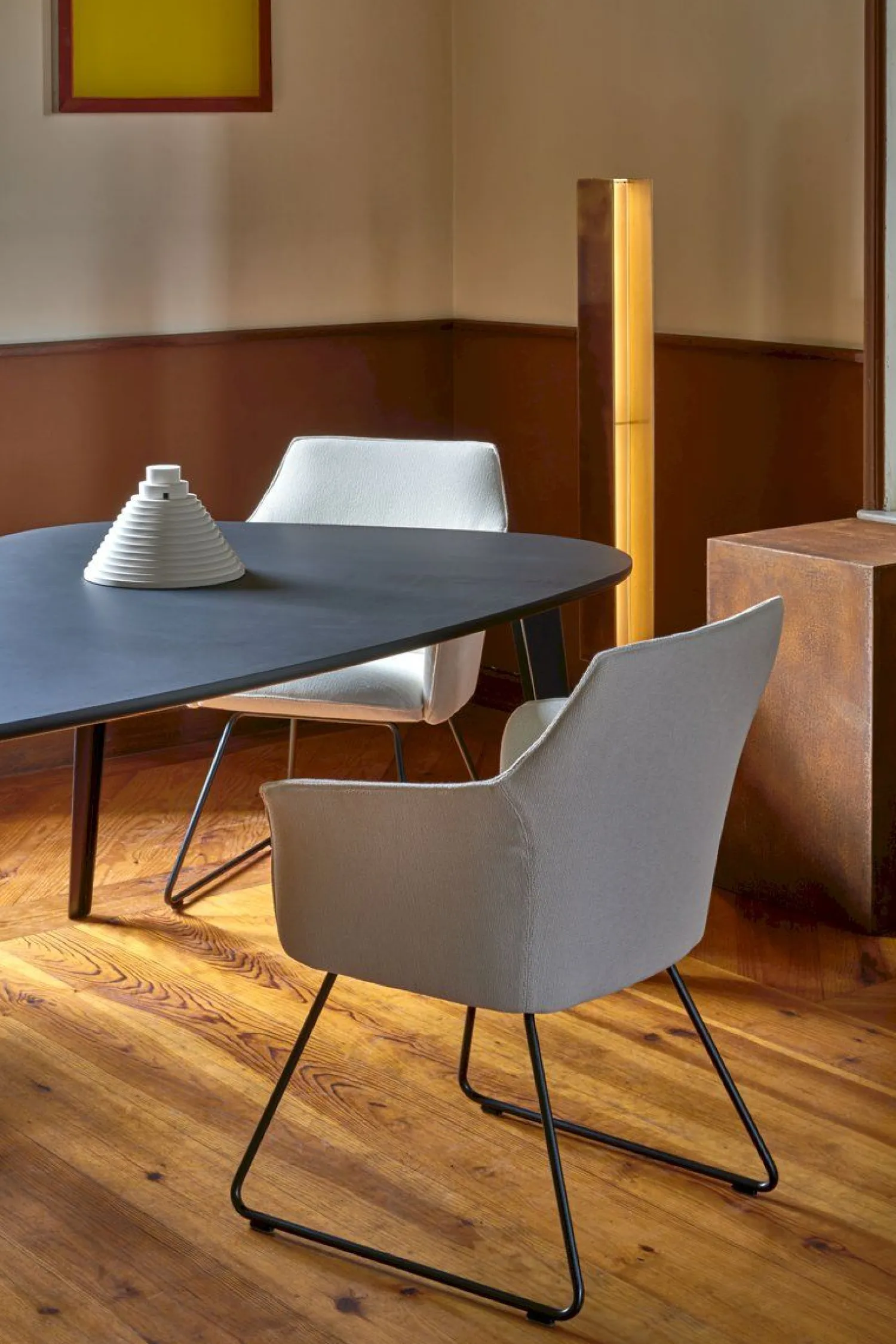 Design Stoelen|Eetkamerstoelen Met Armleuning-Leolux Mara Eetkamerstoel Blauw