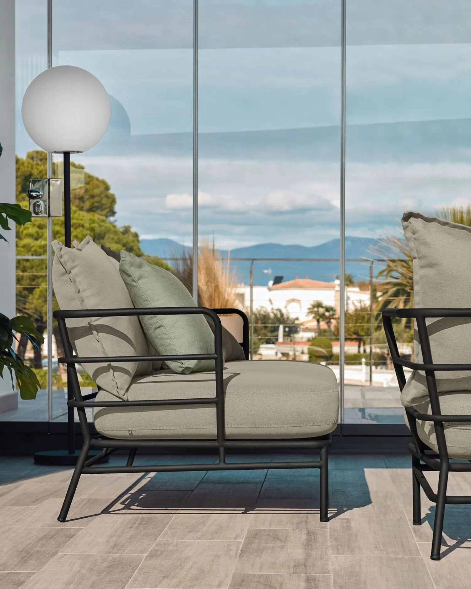 Tuinstoelen-Kave Home Mareluz Outdoor Fauteuil Zwart