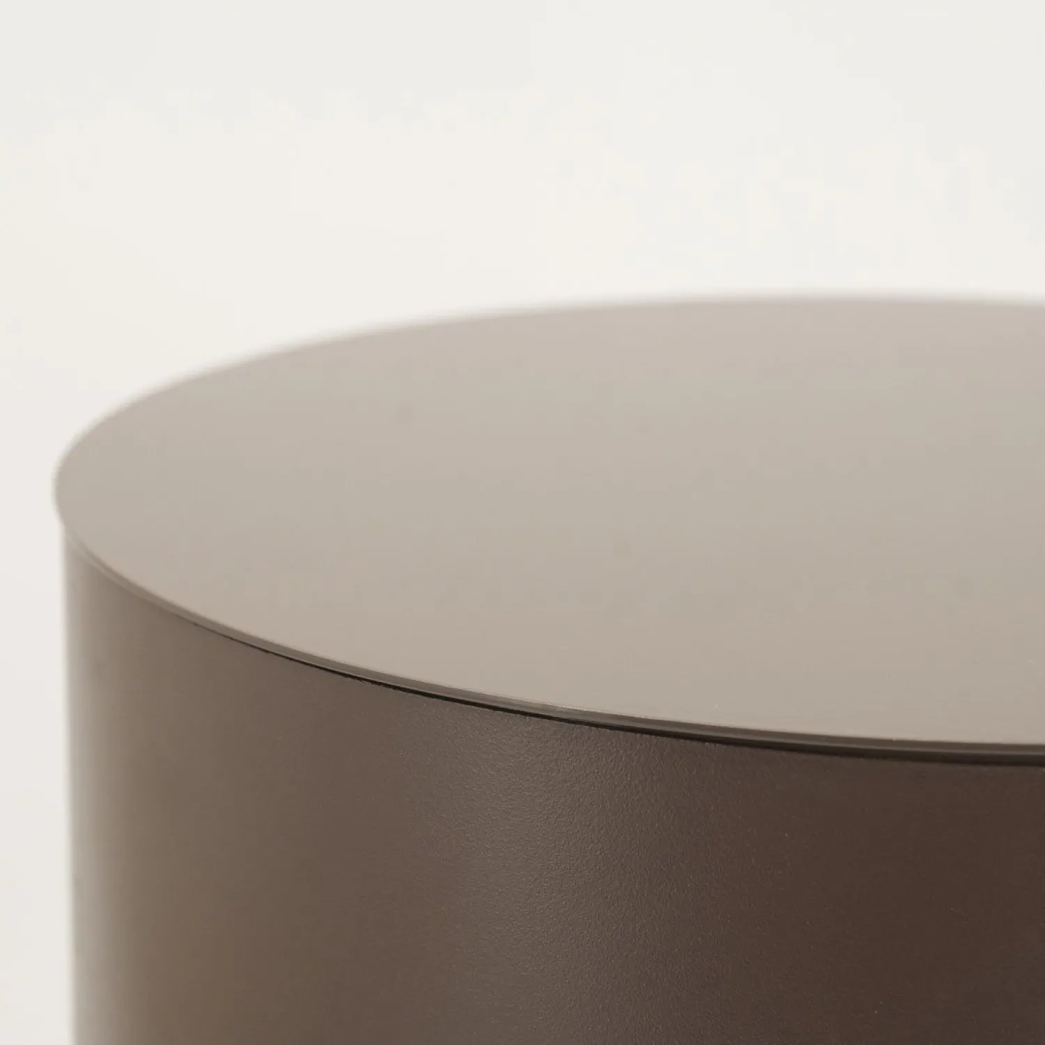 Industriële Bijzettafels|Ronde Bijzettafels-By Boo Mesita Bijzettafel Dark Taupe