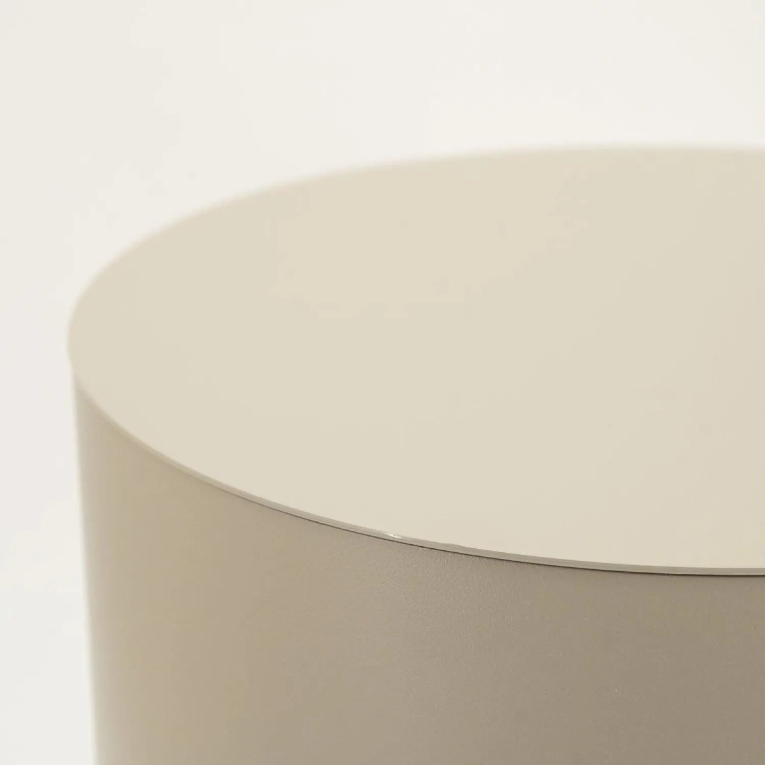 Ronde Bijzettafels-By Boo Mesita Bijzettafel Taupe