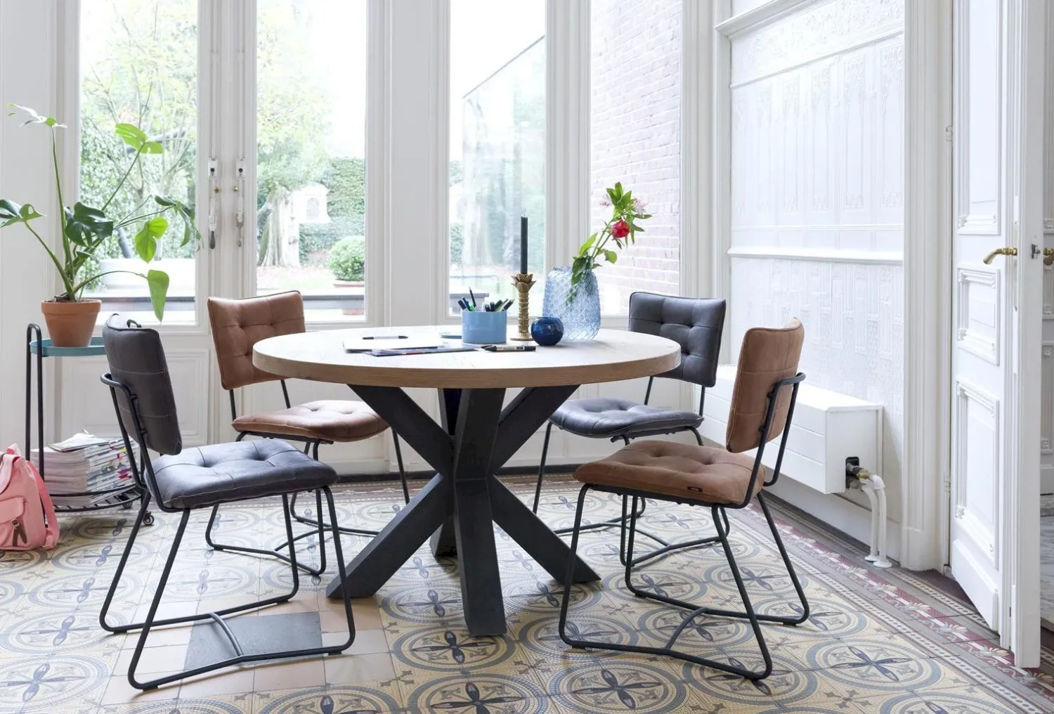 Houten Eettafels|Ronde Eettafels-Henders en Hazel Metalox Rond Eettafel Railway Brown