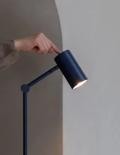 Industriële Vloerlampen|Vloerlampen-It's about RoMi Montreux Vloerlamp Dark Blue