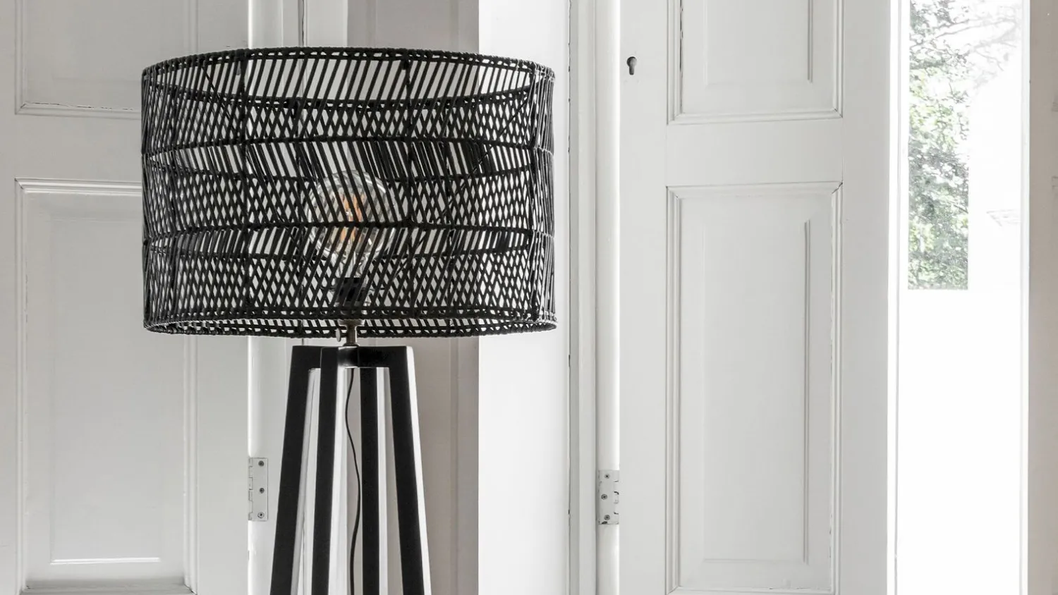Houten Vloerlampen|Vloerlampen-MUST Living Es Canar Vloerlamp Zwart