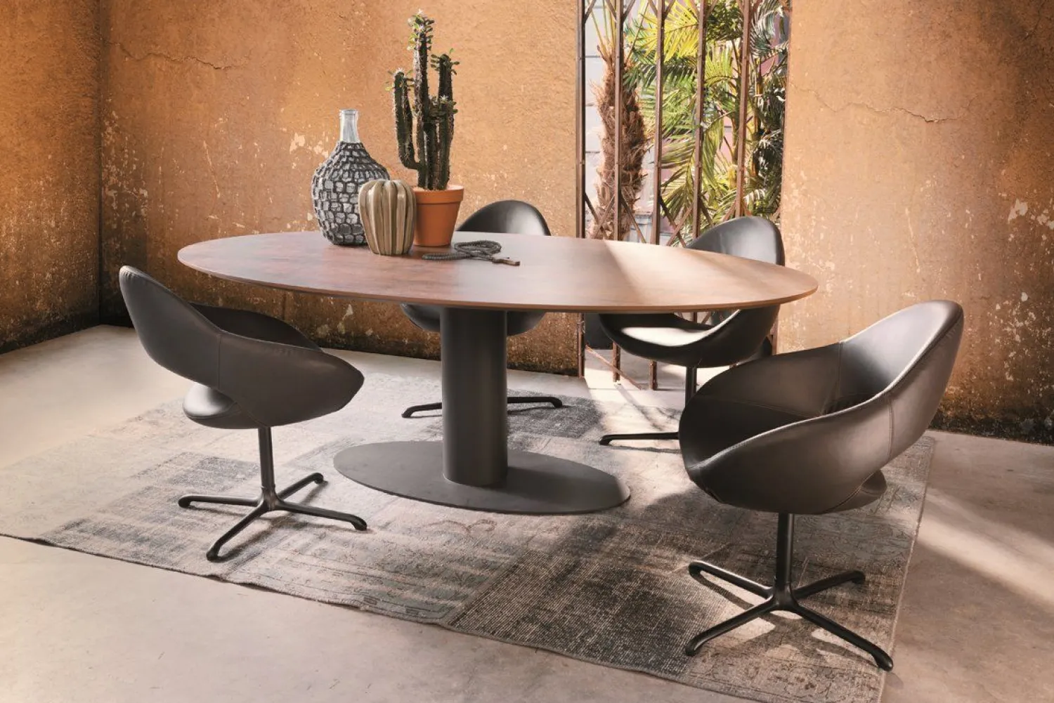 Houten Eettafels|Ovale Eettafels-Metaform Orfis Eettafel Bruin