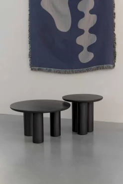 Houten Salontafels|Ronde Salontafels-Studio HENK Pillar Rond Salontafel Gerookt Gebeitst
