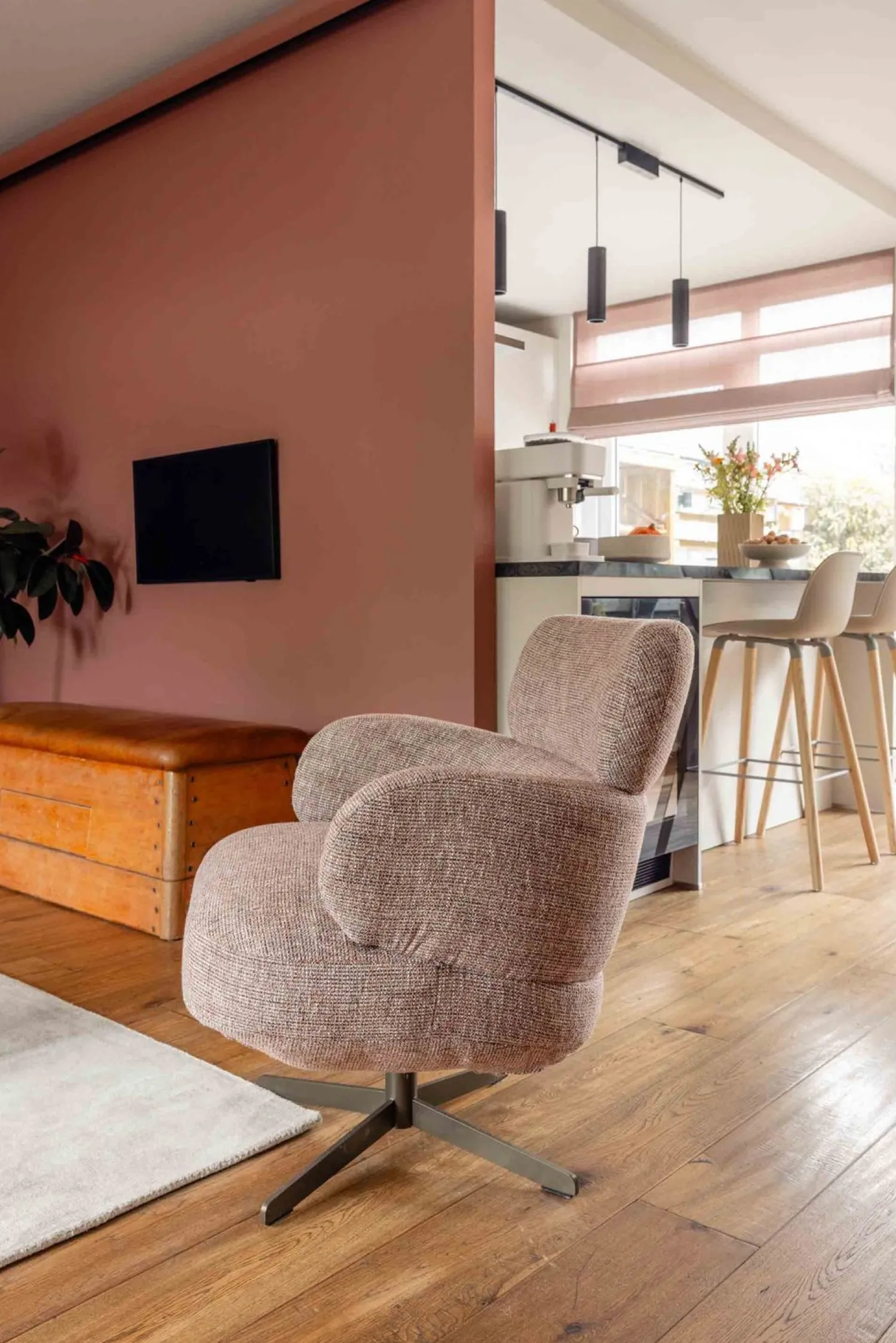 Draaifauteuils-Eijerkamp Collectie Ronja Fauteuil Ecru