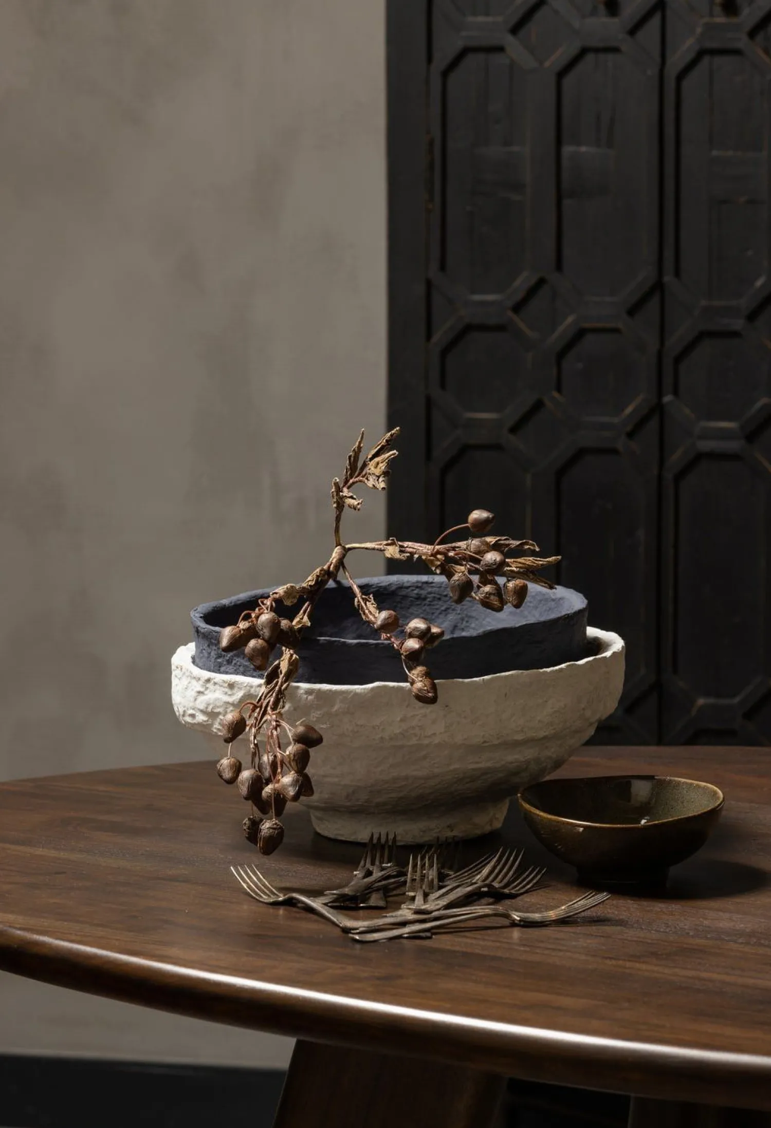 Houten Eettafels|Organische Eettafels-WOOOD Roundly Eettafel Walnut