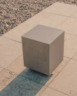 Tuintafels-Kave Home Rustella Bijzettafel Grijs