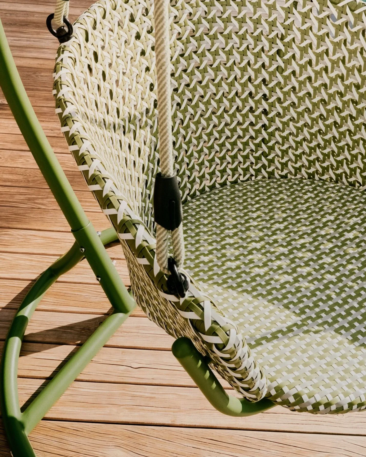 Tuinstoelen-Kave Home Saliga Outdoor Hangstoel Groen