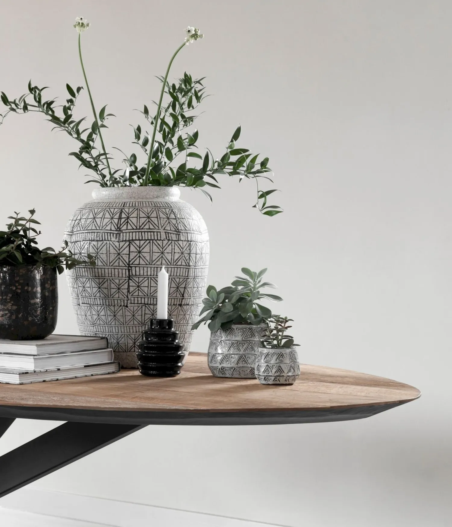 Houten Eettafels|Ronde Eettafels-DTP Home Shape Rond Eettafel Bruin