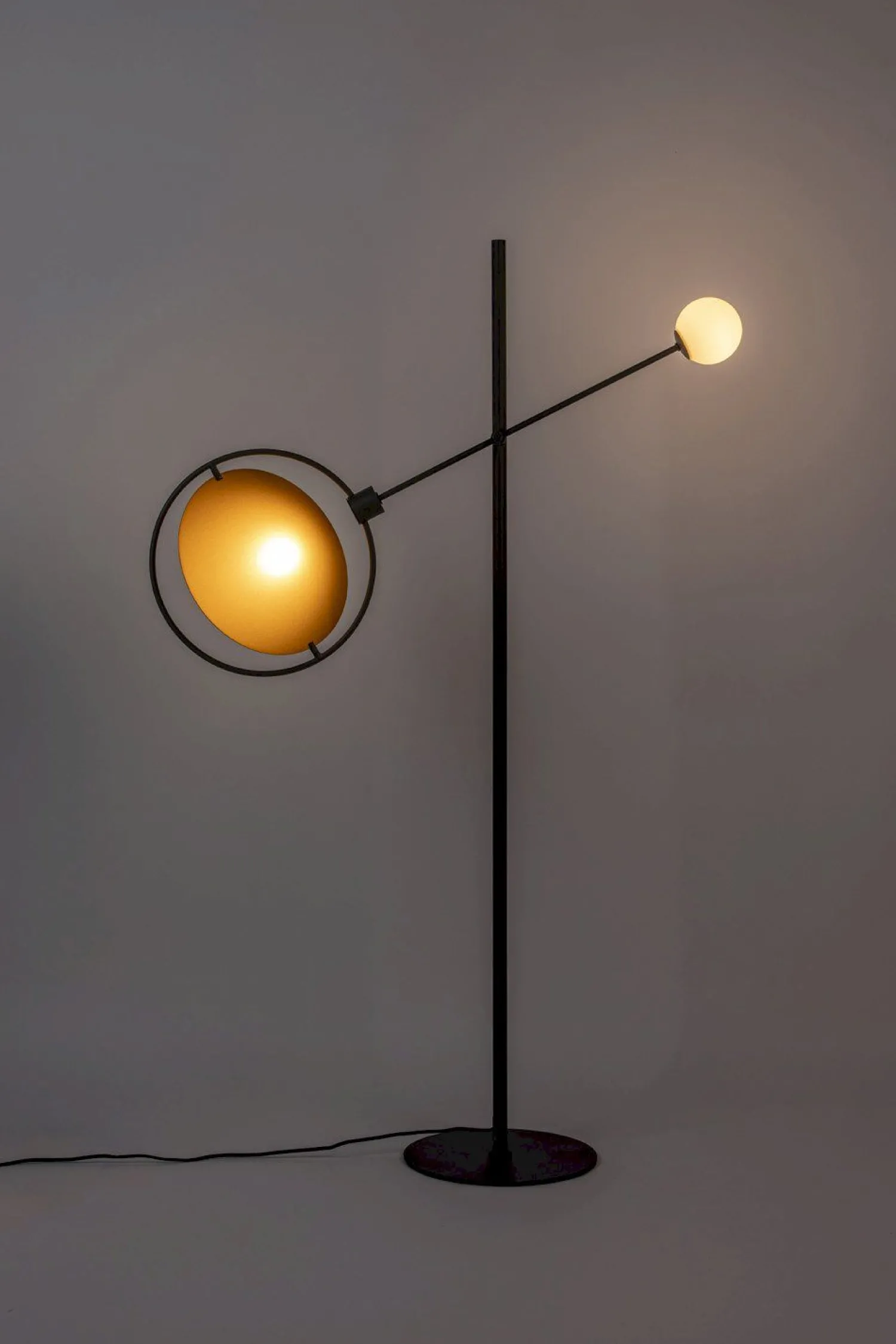 Design Vloerlampen|Vloerlampen-Zuiver Sirius Vloerlamp Zwart, Goud