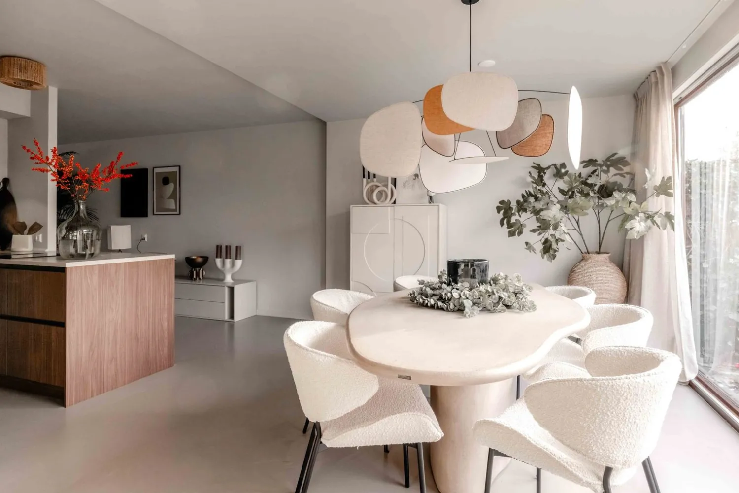 Eetkamerstoelen Met Armleuning-Eleonora Tess Eetkamerstoel Beige