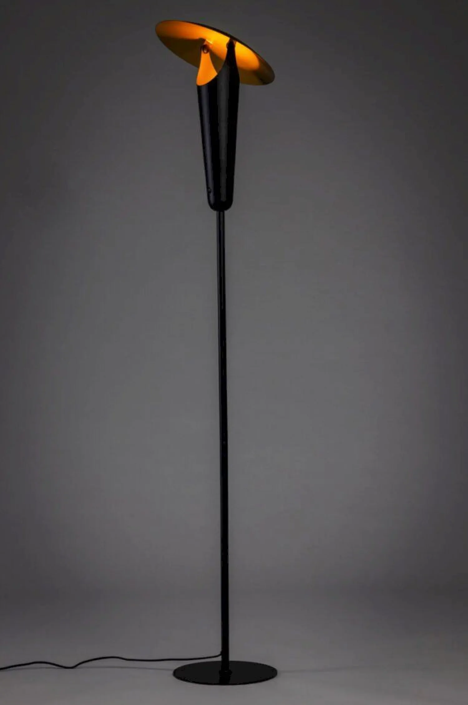 Industriële Vloerlampen|Vloerlampen-Eijerkamp Collectie The Britt Vloerlamp Zwart
