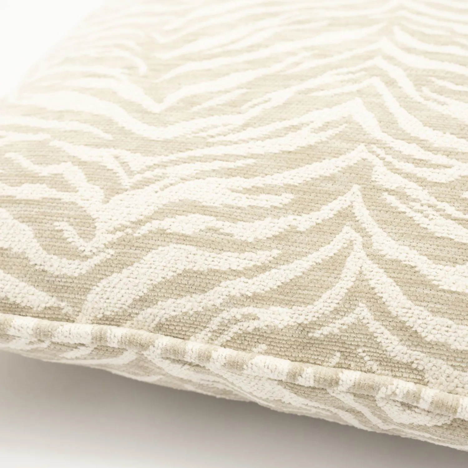 Poefjes & Krukjes|Sierkussens & Plaids-By Boo Tigra Kussen Beige