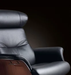 Leren Fauteuils|Relaxfauteuils-Eijerkamp Collectie Time Out Relaxfauteuil + Hocker Black