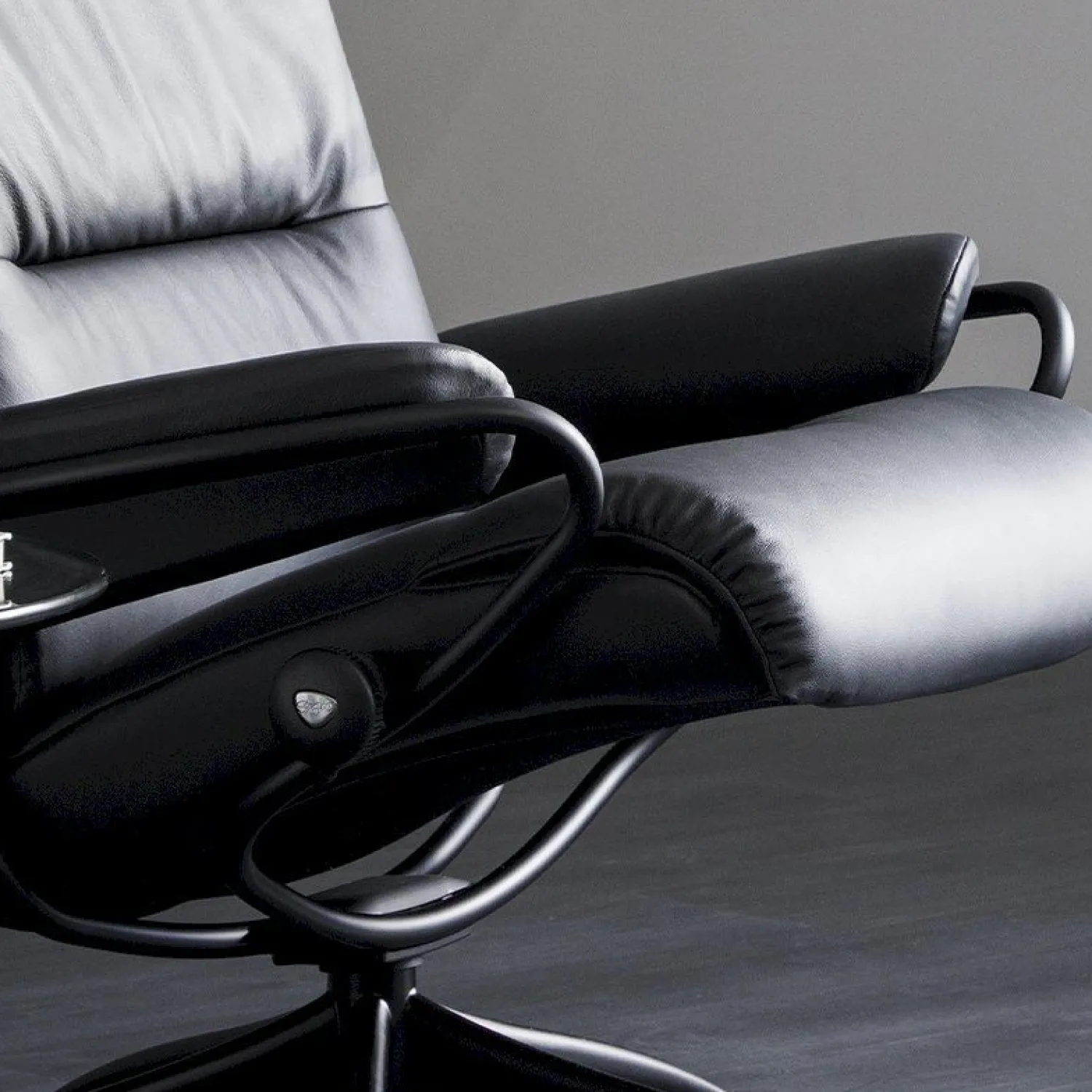 Leren Fauteuils|Draaifauteuils-Stressless Tokyo High Relaxfauteuil + Hocker Black