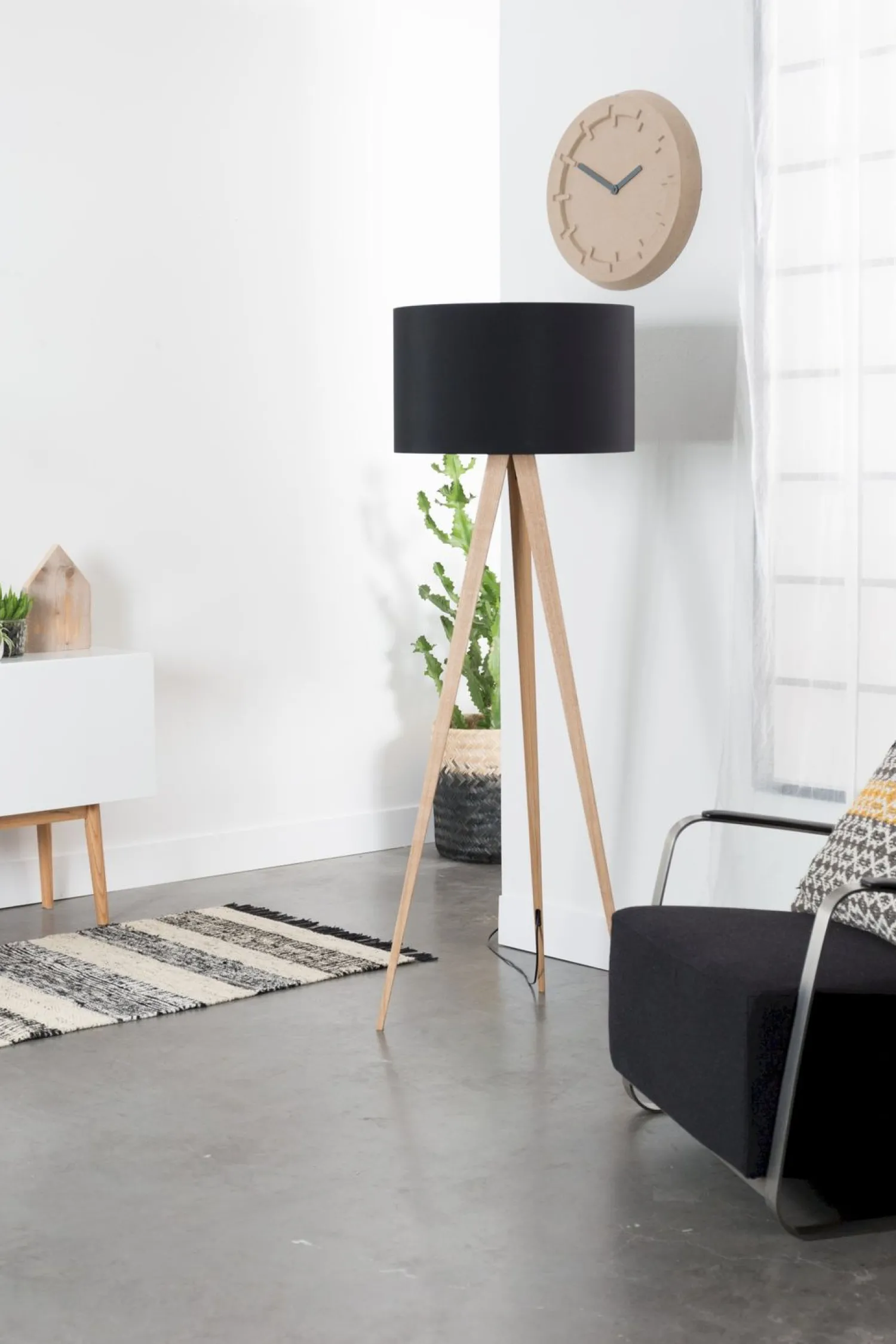 Houten Vloerlampen|Vloerlampen-Zuiver Tripod Wood Vloerlamp Black