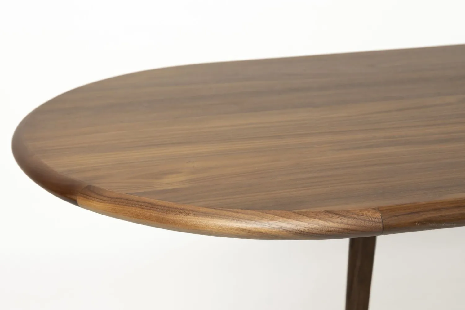 Houten Eettafels-Zuiver Twist Ovaal Eettafel Bruin