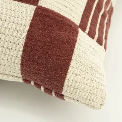 Sierkussens & Plaids-By Boo Twist Vierkant Kussen Burgundy