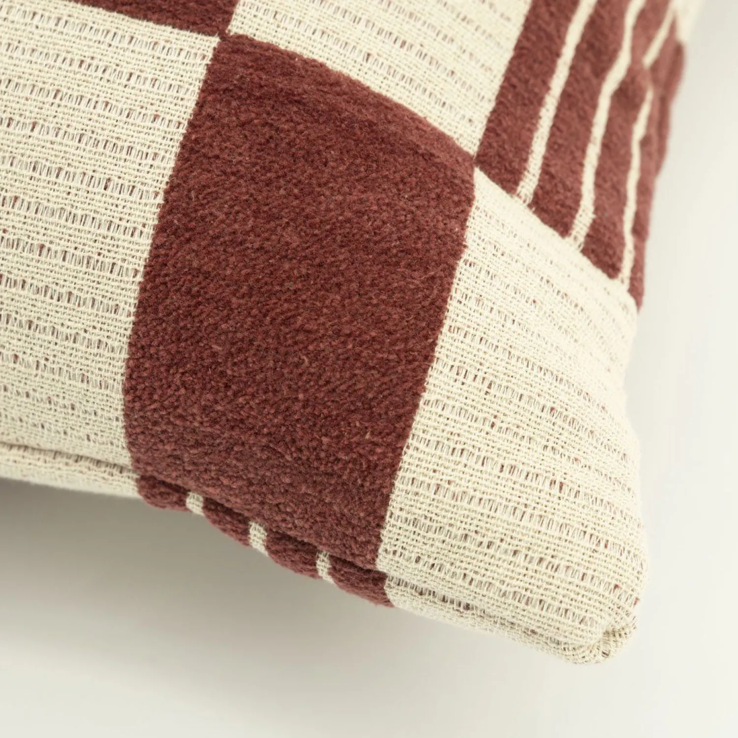 Sierkussens & Plaids-By Boo Twist Vierkant Kussen Burgundy