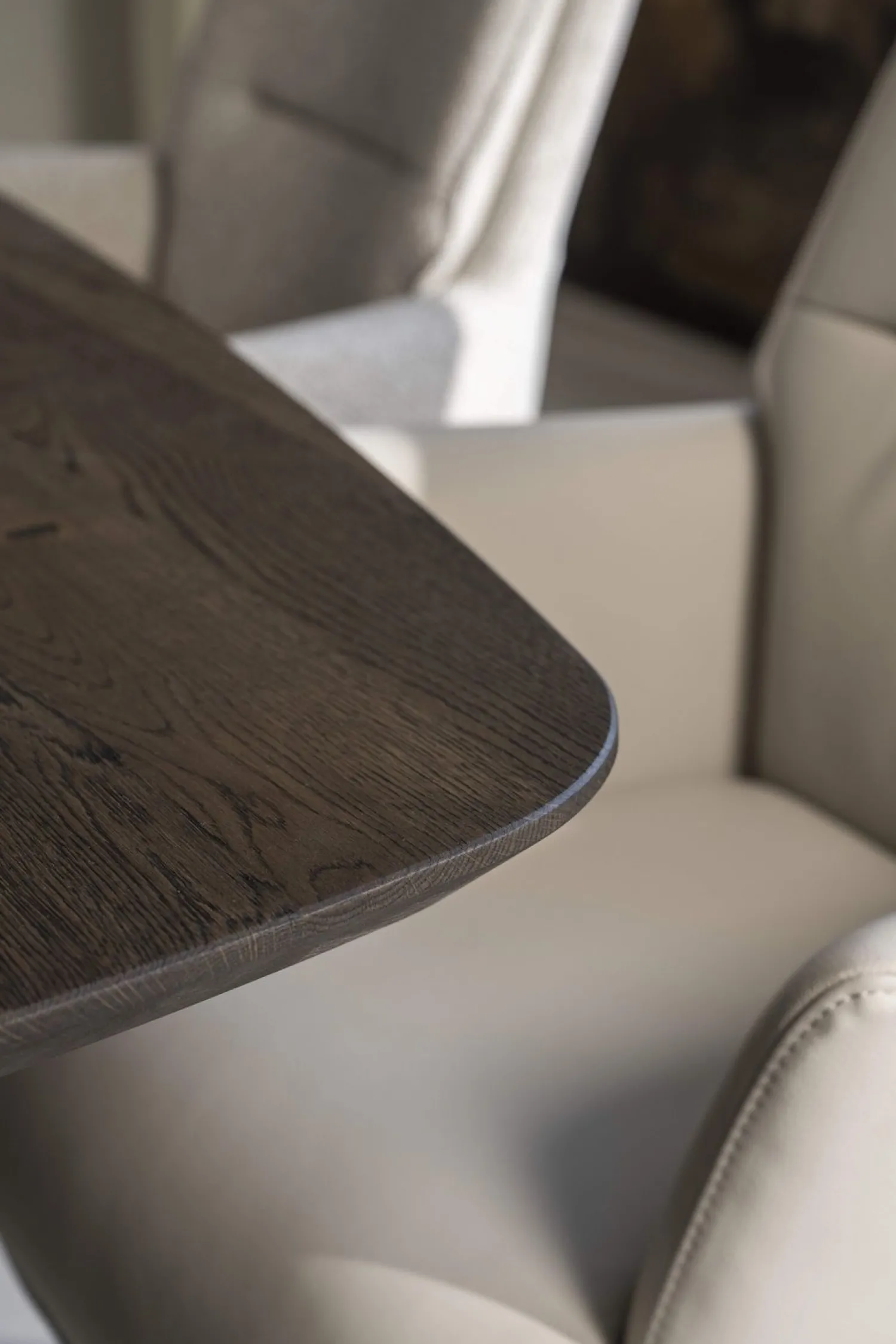 Houten Eettafels-Montèl Ultimo Eettafel Deer Brown