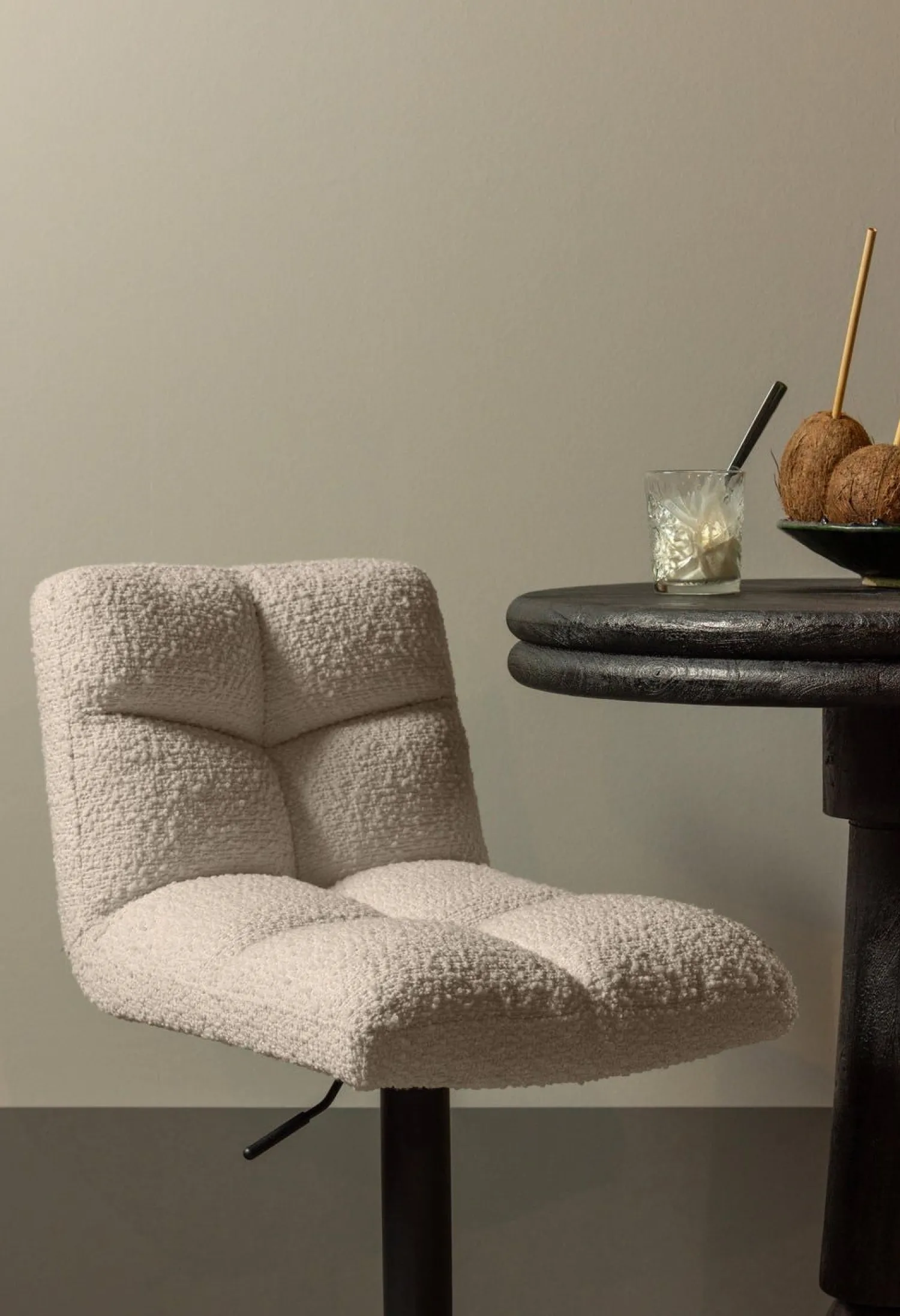 Stoffen Barkrukken-WOOOD Vinny Barstoel Sand