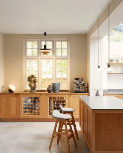 Design Tafellampen|Tafellampen-Louis Poulsen VL Studio Tafellamp Messing