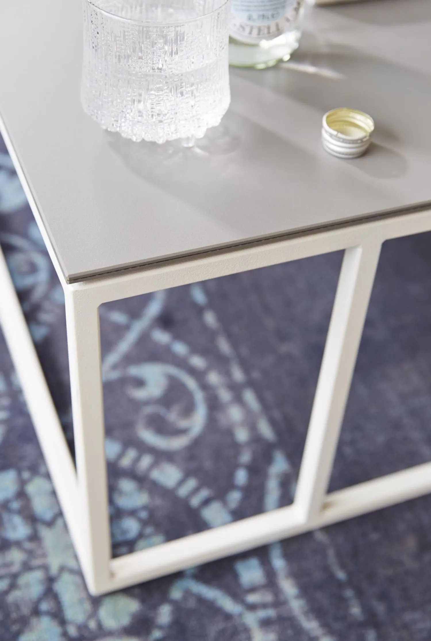 Houten Salontafels-Bert Plantagie Wireless Salontafel