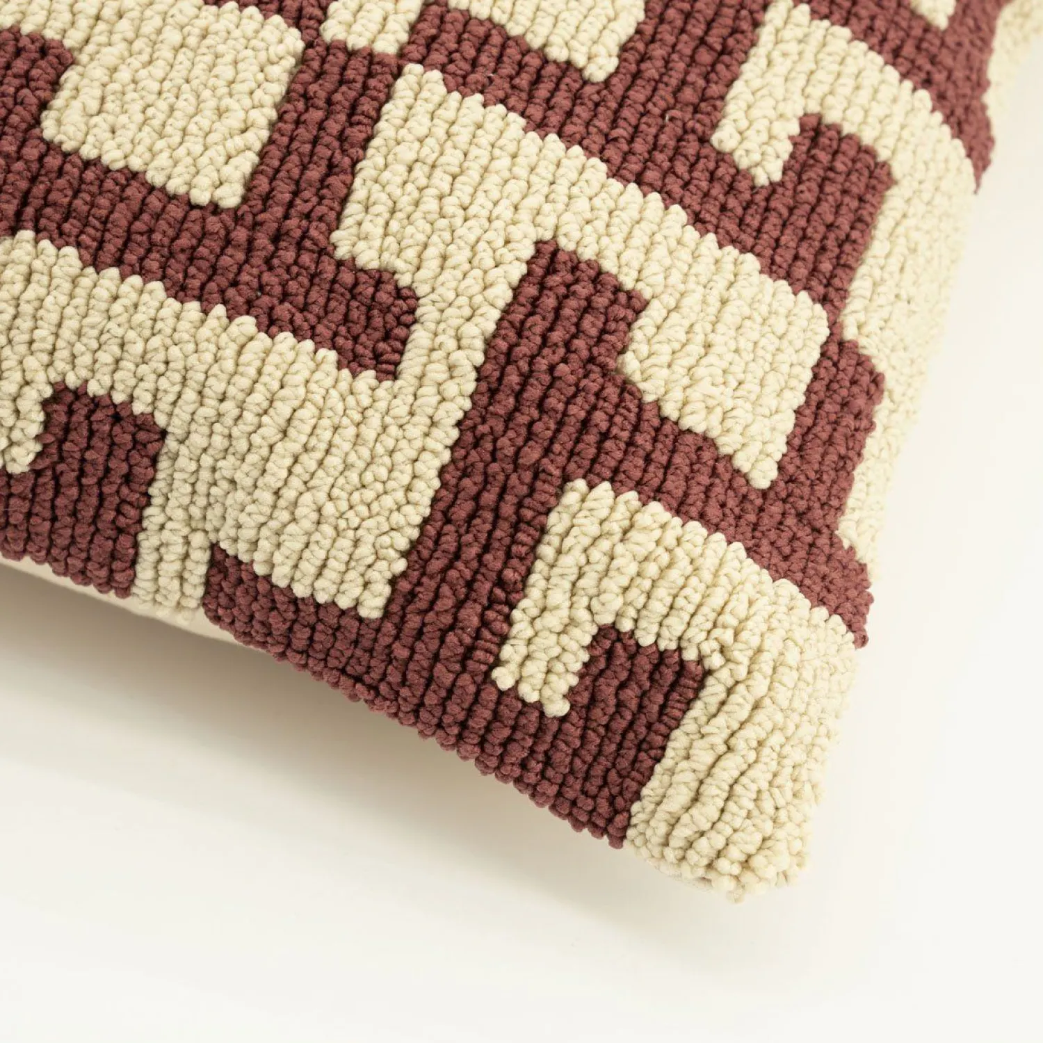Sierkussens & Plaids-By Boo Ziggy Kussen Burgundy
